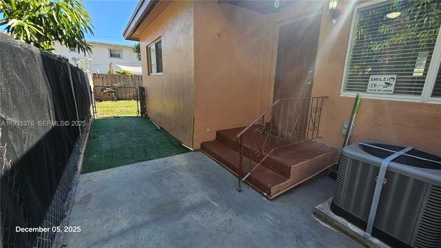 1830 Monroe St 1832, Hollywood, FL 33020