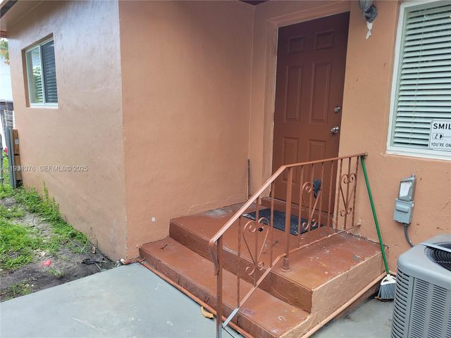 1830 Monroe St 1832, Hollywood, FL 33020