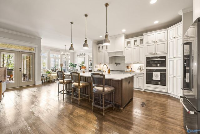 21 Ridge Bluff Circle SE, Huntsville, AL 35803