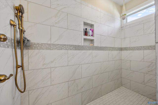 21 Ridge Bluff Circle SE, Huntsville, AL 35803