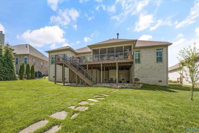 21 Ridge Bluff Circle SE, Huntsville, AL 35803