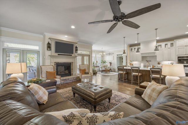 21 Ridge Bluff Circle SE, Huntsville, AL 35803