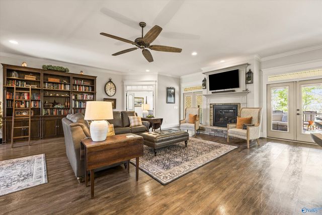 21 Ridge Bluff Circle SE, Huntsville, AL 35803