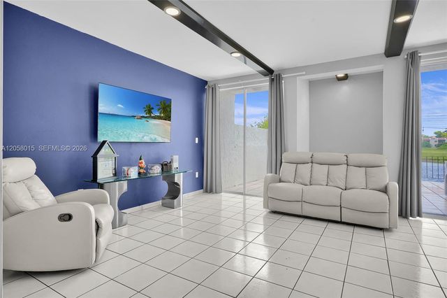 9177 Fontainebleau Boulevard 3, Miami, FL 33172