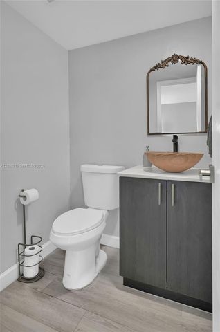 9177 Fontainebleau Boulevard 3, Miami, FL 33172