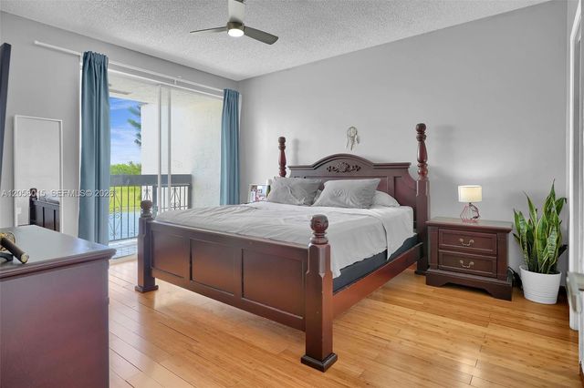 9177 Fontainebleau Boulevard 3, Miami, FL 33172
