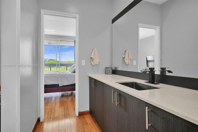 9177 Fontainebleau Boulevard 3, Miami, FL 33172