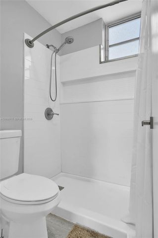 9177 Fontainebleau Boulevard 3, Miami, FL 33172