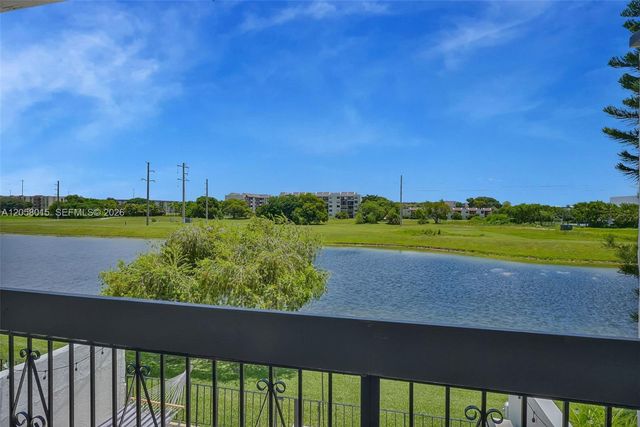 9177 Fontainebleau Boulevard 3, Miami, FL 33172