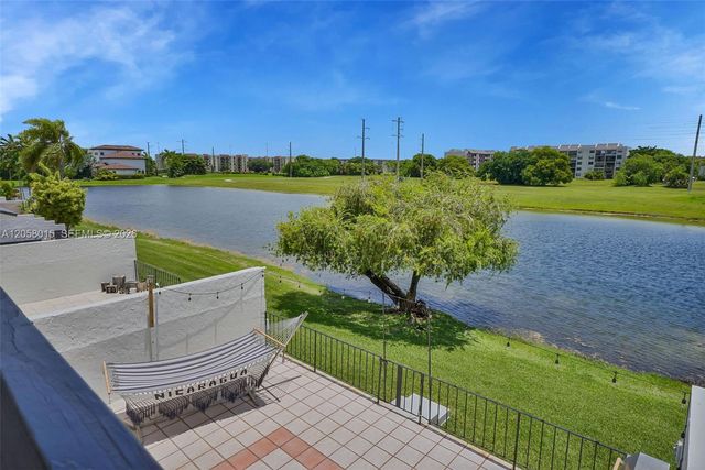 9177 Fontainebleau Boulevard 3, Miami, FL 33172