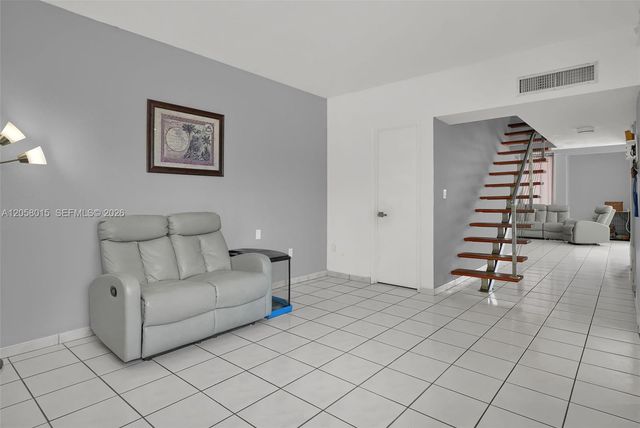 9177 Fontainebleau Boulevard 3, Miami, FL 33172