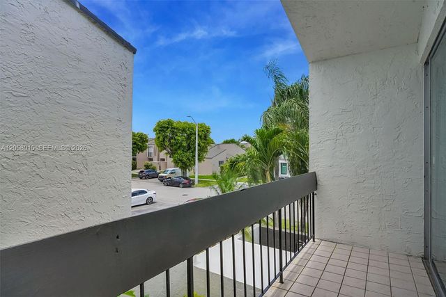 9177 Fontainebleau Boulevard 3, Miami, FL 33172
