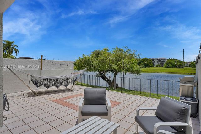 9177 Fontainebleau Boulevard 3, Miami, FL 33172