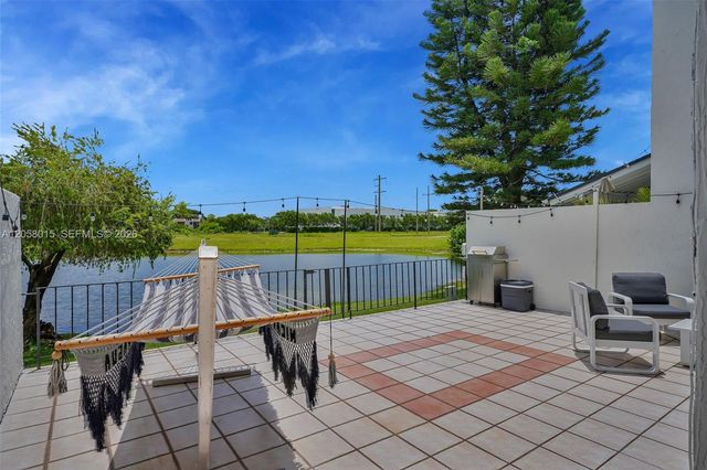 9177 Fontainebleau Boulevard 3, Miami, FL 33172