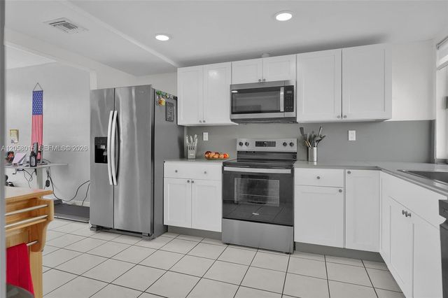 9177 Fontainebleau Boulevard 3, Miami, FL 33172