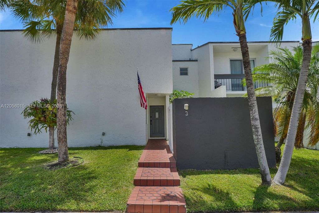 9177 Fontainebleau Boulevard 3, Miami, FL 33172