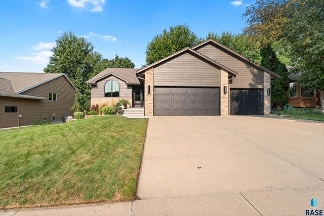 5213 E Fernwood Dr Drive, Sioux Falls, SD 57110