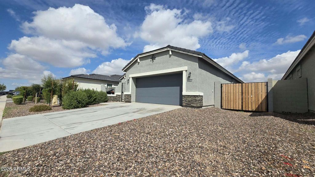 10340 W CHIPMAN Road, Tolleson, AZ 85353 — photo 2