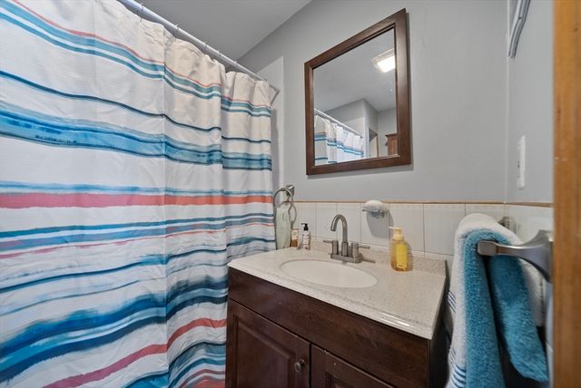 18 Seaview Ave, Revere, MA 02151