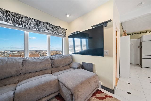 18 Seaview Ave, Revere, MA 02151