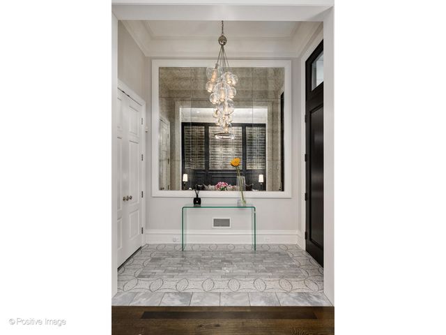 1720 N MOHAWK Street, Chicago, IL 60614