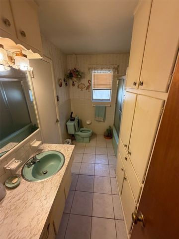 1008 Keith Drive, Hurst, TX 76053