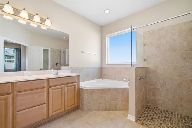 1520 RHODESWELL LANE, Dover, FL 33527