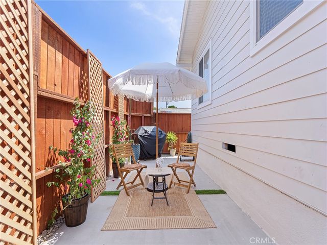4037 E 7th Street, Long Beach, CA 90804