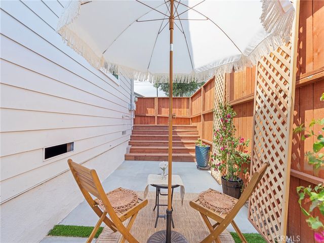 4037 E 7th Street, Long Beach, CA 90804