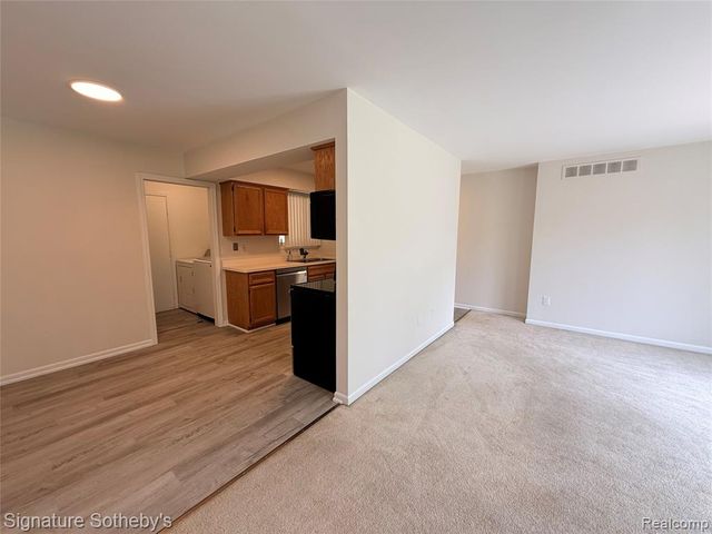 24381 Juliet Drive, Center Line, MI 48015