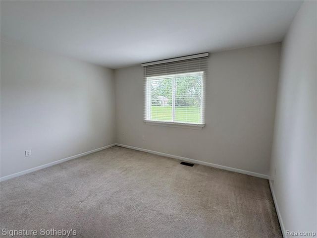 24381 Juliet Drive, Center Line, MI 48015
