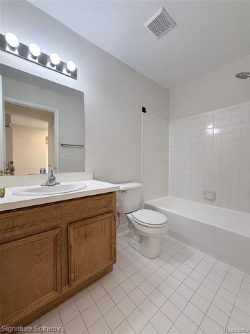24381 Juliet Drive, Center Line, MI 48015