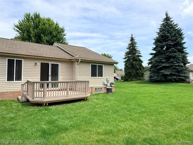 24381 Juliet Drive, Center Line, MI 48015