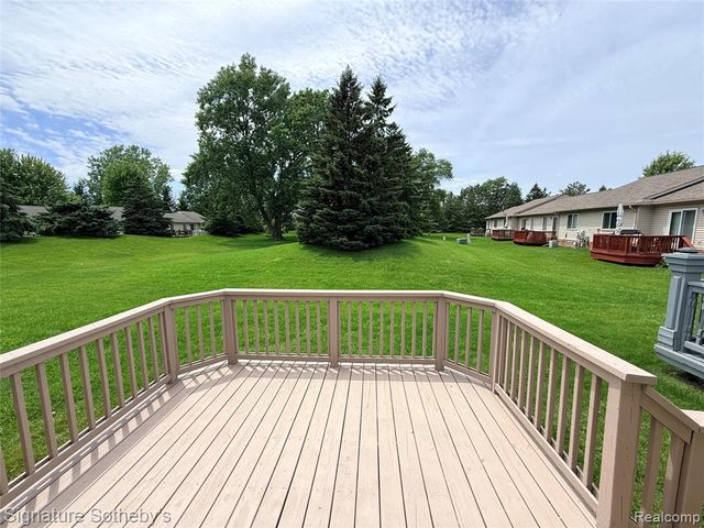 24381 Juliet Drive, Center Line, MI 48015