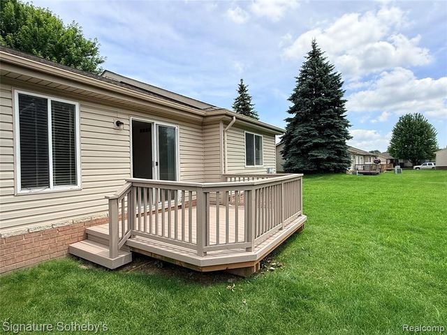 24381 Juliet Drive, Center Line, MI 48015