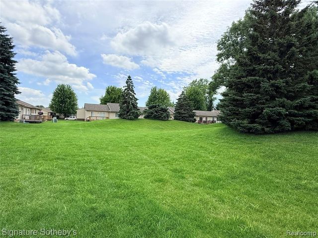 24381 Juliet Drive, Center Line, MI 48015