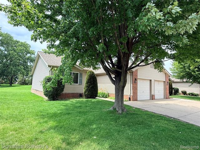 24381 Juliet Drive, Center Line, MI 48015