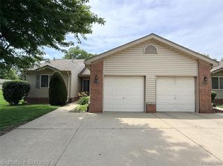 24381 Juliet Drive, Center Line, MI 48015
