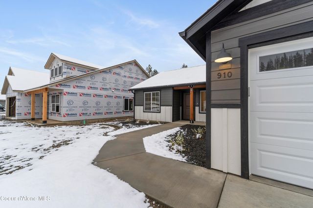 910 E Valley St S, Oldtown, ID 83822