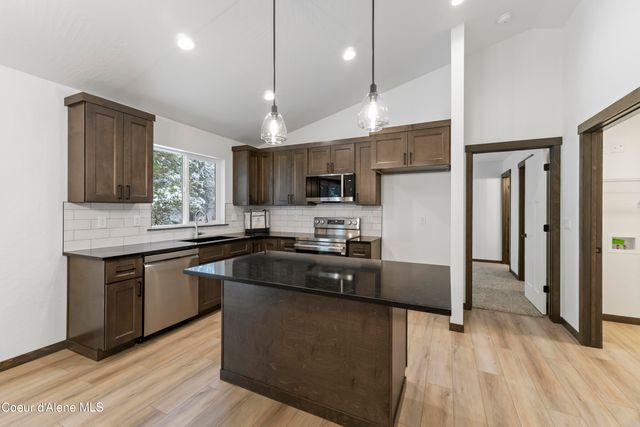 910 E Valley St S, Oldtown, ID 83822