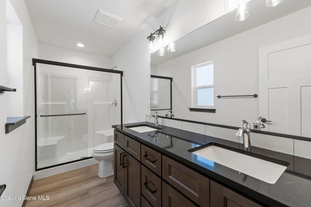 910 E Valley St S, Oldtown, ID 83822