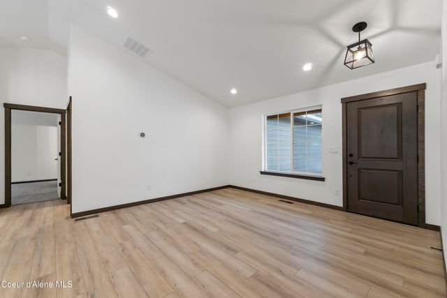 910 E Valley St S, Oldtown, ID 83822