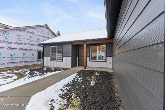 910 E Valley St S, Oldtown, ID 83822