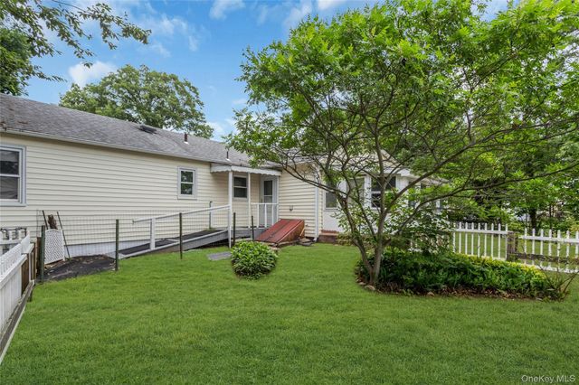 26 Woodland Street, Ronkonkoma, NY 11779
