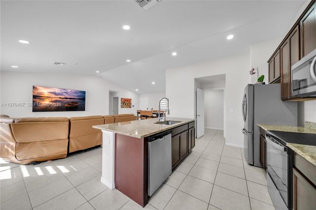 1105 NW 24th Pl, Cape Coral, FL 33993