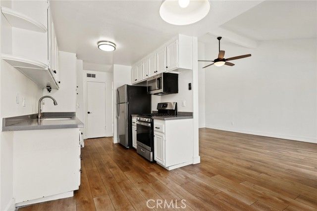 700 W La Veta Avenue T4, Orange, CA 92868