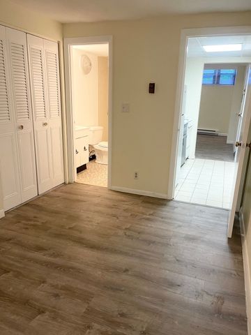 11 Grove 1, Boston, MA 02114