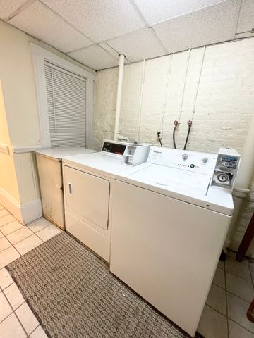 11 Grove 1, Boston, MA 02114