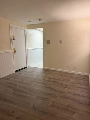 11 Grove 1, Boston, MA 02114