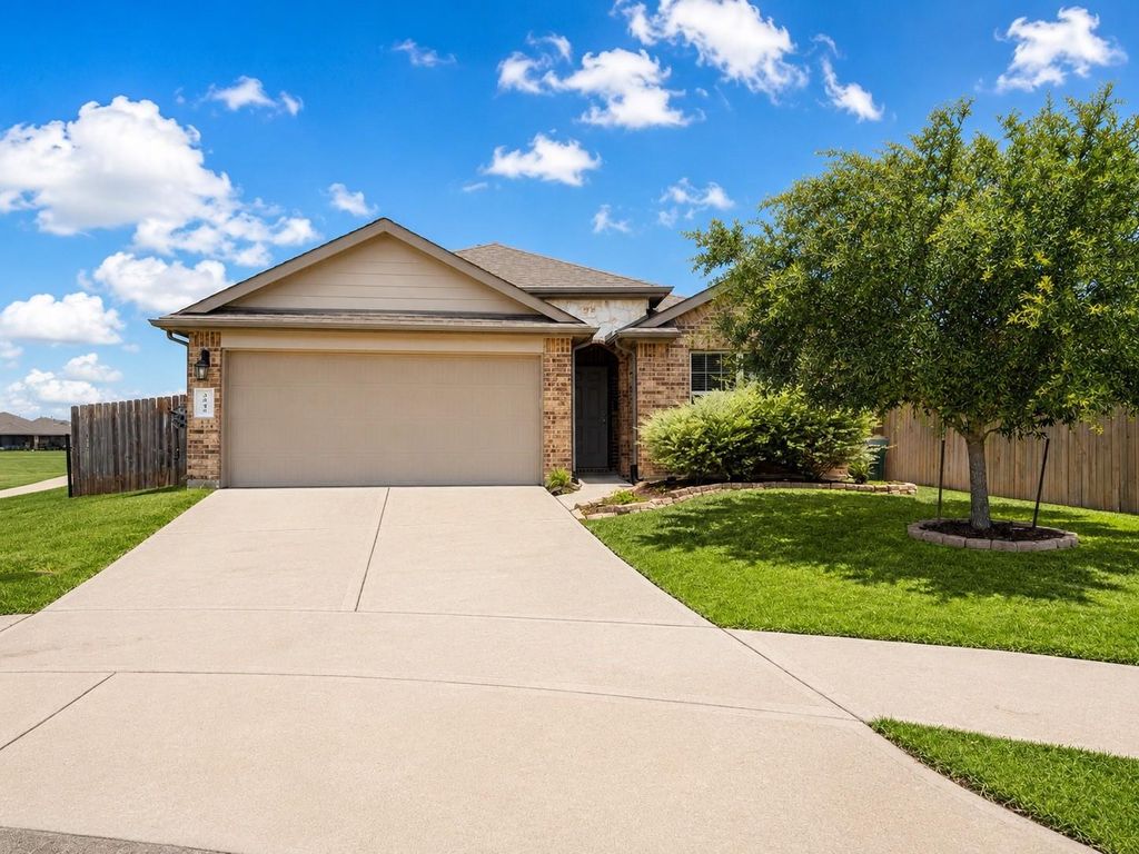 3942 Hybrid Court, Baytown, TX 77521